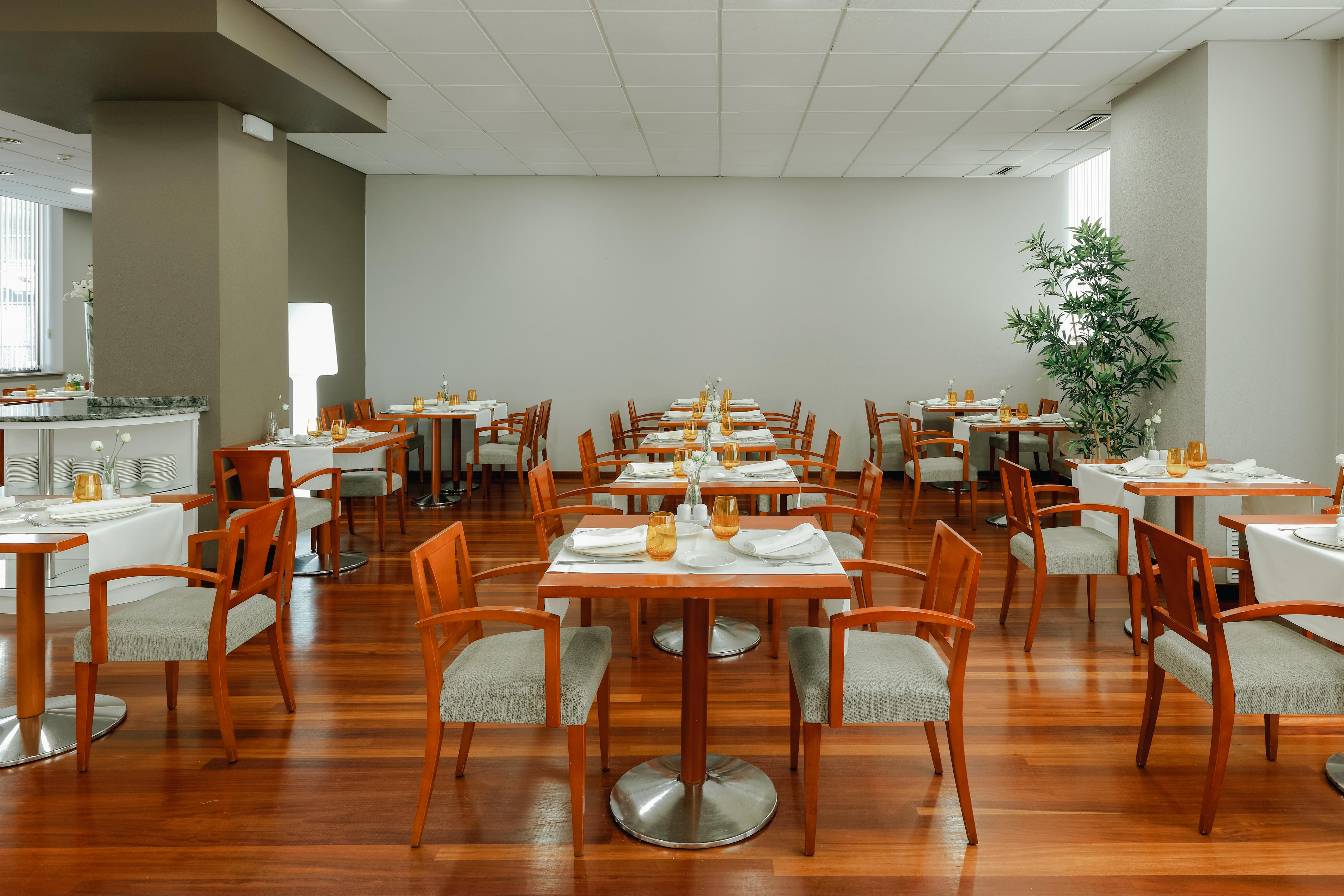 Hesperia Vigo Hotel Exterior photo